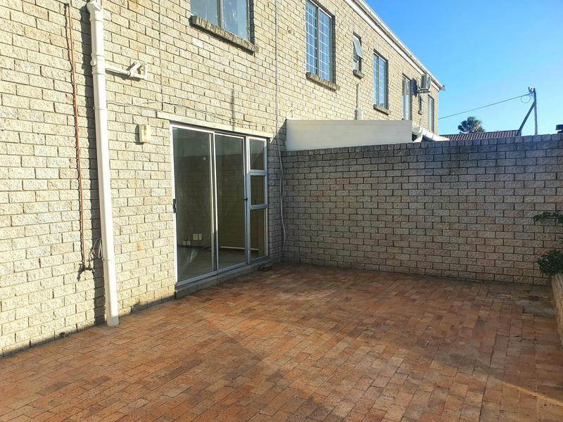 To Let 3 Bedroom Property for Rent in Bloubergstrand Western Cape
